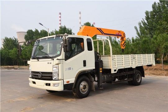 點擊查看詳細信息<br>標題：5噸凱馬隨車吊 閱讀次數：2334