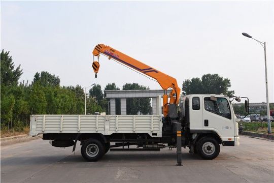點擊查看詳細信息<br>標題：5噸凱馬隨車吊3節臂 閱讀次數：2491