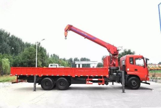 點擊查看詳細信息<br>標題：10噸東風隨車吊 閱讀次數(shù)：1646