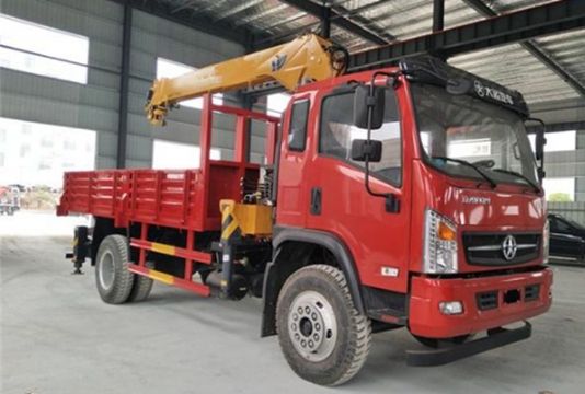 點擊查看詳細信息<br>標題：5噸大運隨車吊 閱讀次數：1994