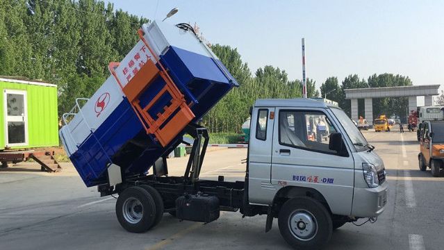 點擊查看詳細信息<br>標題：藍牌時風風菱垃圾車 閱讀次數：2120